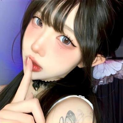 女大学生